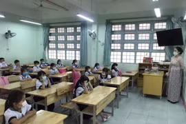 Many localities prepare scenarios to allow students back to school