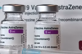 Italy presents additional 2.02 million COVID-19 vaccine doses to Vietnam 