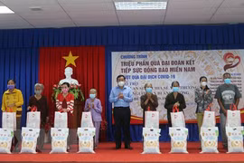 30,000 welfare packages delivered to pandemic-hit people in An Giang