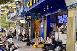 In-person dining in HCM City resumes