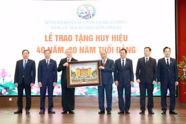 President stresses need to build open, transparent judicial sector
