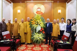 Front leader offers congratulations on Vietnam Buddhist Sangha's 40th anniversary
