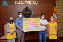 HCM City Buddhist Sangha donates ambulances to help with COVID-19 prevention, control