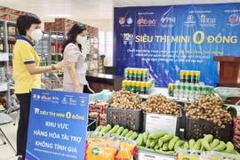 “Zero dong” stores support pandemic-hit people in Hanoi