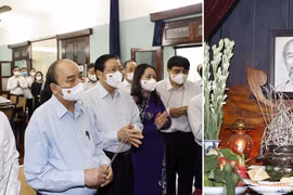 State leader offers incense in tribute to President Ho Chi Minh