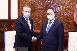 President hosts outgoing Algerian Ambassador