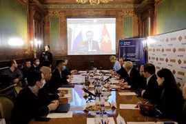 Vietnam, Russia seek stronger cooperation in COVID-19 combat