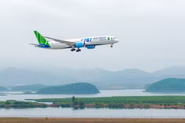 Bamboo Airways resumes flights to Van Don Airport
