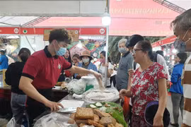 Vietnamese goods week in Hanoi features over 100 stalls