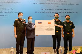 Hanoi Capital High Command aids Laos in COVID-19 fight