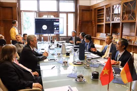 German hospital donates medical supplies to support Vietnam's COVID-19 fight