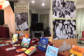 Hanoi Library displays documents on President Ho Chi Minh