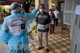 Laos logs 207 new cases of COVID-19, 15 more provinces in Cambodia apply social distancing