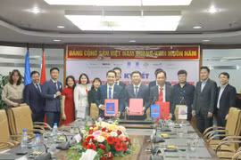 Credit contract sealed for restructuring of Dak Drinh hydro power plant