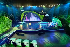 Online contest features cai luong talents