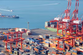 At a port in Busan city of the RoK (Photo: AFP)