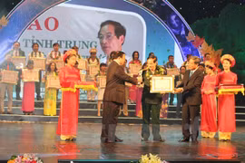Outstanding individuals honoured for environmental protection efforts