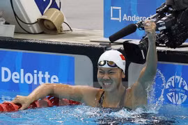 Swimmer Vien obtains three gold medals at Asian champs