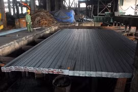 Steel output reaches highest in a decade