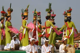 Ninh Thuan: Cham people bustle ahead Kate festival