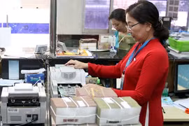  SBV reduces control of three banks