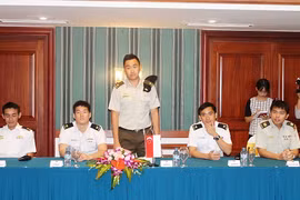 Vietnam, Singapore young military officers meet