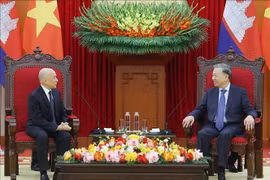 Vietnamese Party General Secretary To Lam (R) meets with Cambodian King Norodom Sihamoni in Hanoi on November 28. (Photo: VNA)