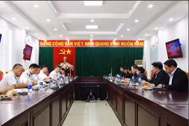 The workings session between the Coast Guard Region 3 Command and Thai Office of the Narcotics Control Board. (Photo: VNA)