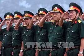 The characteristics of Vietnam’s national defence is based on all people, peaceful, and self-defence and to actively, proactively, resolutely and perseveringly prevent risks of war. (Photo: VNA)