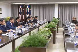 A high-level delegation from the Ministry of Public Security led by Deputy Minister Senior Lieutenant General Tran Quoc To hold talks with Lieutenant General Lázaro Alberto Álvarez Casas, Minister of the Interior of Cuba (Photo: VNA)