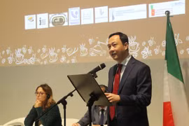 Vietnamese Ambassador to Italy Duong Hai Hung speaks at the forum. (Photo: VNA)