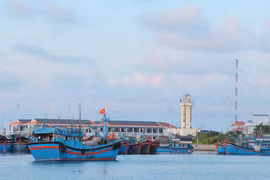 Truong Sa lighthouses affirm Vietnam’s sovereignty over seas, islands