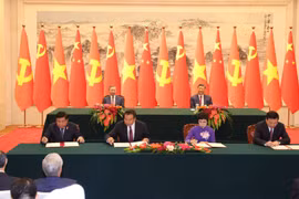 Vietnam and China will step up collaboration in social affairs and people’s livelihoods under a freshly-signed memorandum of understanding. (Photo: VNA)