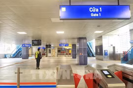 A ticket gate to the Nhon-Hanoi Station metro line. (Photo: VNA)