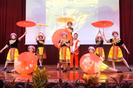 A Vietnamese dance performance at the event (Photo: VNA)