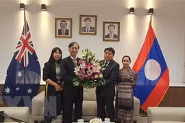 Vietnamese Embassy in Australia congratulates Lao counterpart on Bunpimay festival