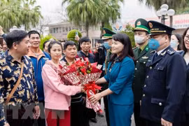 Mong Cai int’l border gate welcomes first foreign tourist group post COVID-19