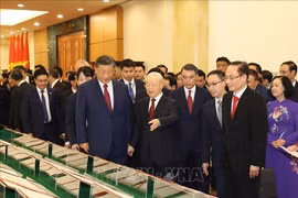 Vietnam, China sign 36 cooperation documents