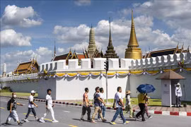 Thailand adjusts COVID-19 rules for foreign tourists