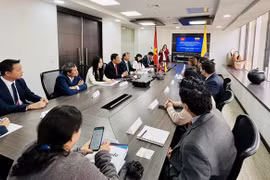 Vietnam seeks to tighten business links with Colombia, Chile