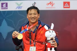 Vietnam athletes claim more Paralympic golds in swimming