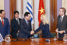 Vietnam’s NA signs cooperation agreement for first time with Uruguay parliament