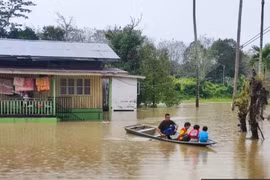 Malaysia floods force over 9,000 to evacuate