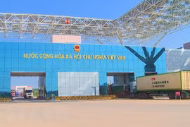 Cross border trade through Mong Cai border gate reaches nearly 2.5 billion USD in nine months