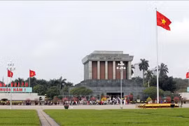 President Ho Chi Minh Mausoleum welcomes over 52,000 visitors during three holiday days