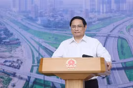 PM urges settlement of site clearance, material problems of transport projects