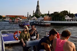 Thailand simplifies visa procedures to attract visitors