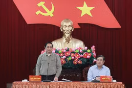 PM asks Nam Dinh to step up economic restructuring