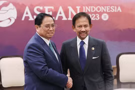 Prime Minister meets Sultan of Brunei in Jakarta