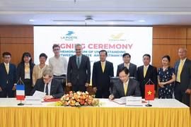Vietnam Post, France’s La Poste step up cooperation